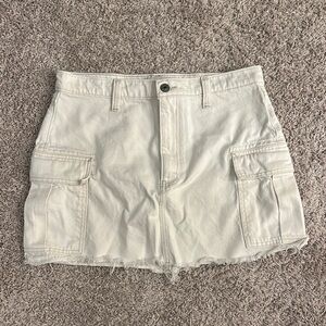 Abercrombie cream denim high-rise cargo skirt Sz 8